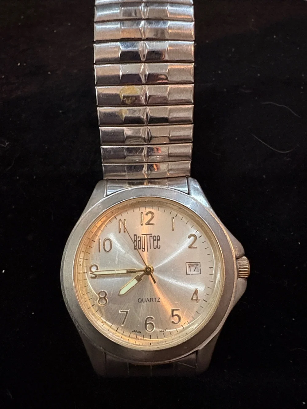 Vintage Silver Quartz stretch Wristwatch with Date